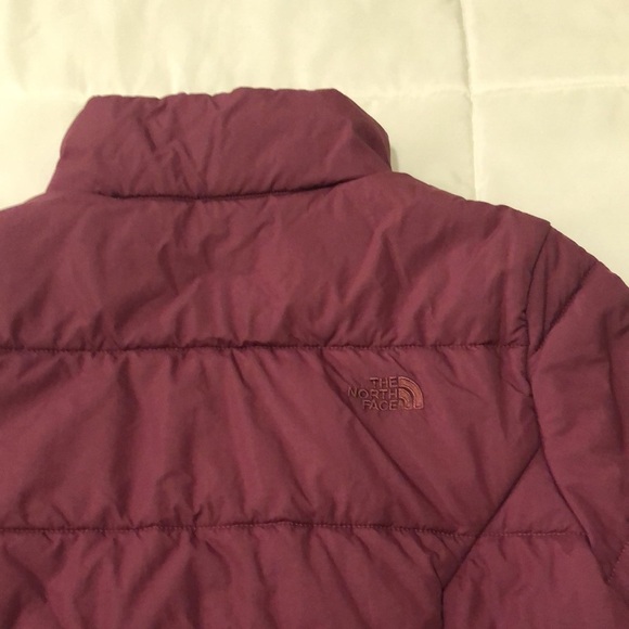 The North Face jacket in plum purple with from zipper pockets &  inside pockets - Picture 9 of 14